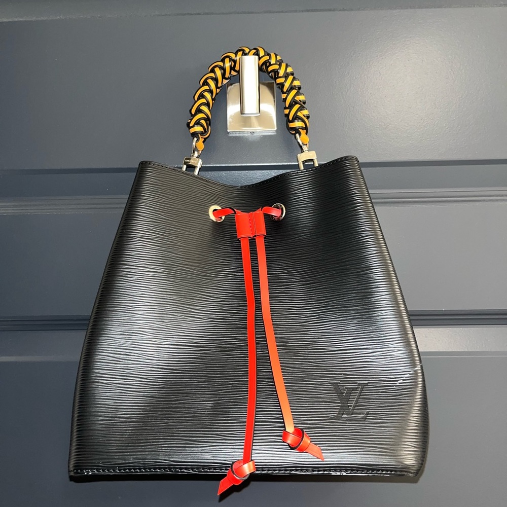 Louis Vuitton Braided Handle NeoNoe Handbag Epi Leather MM Black Bag